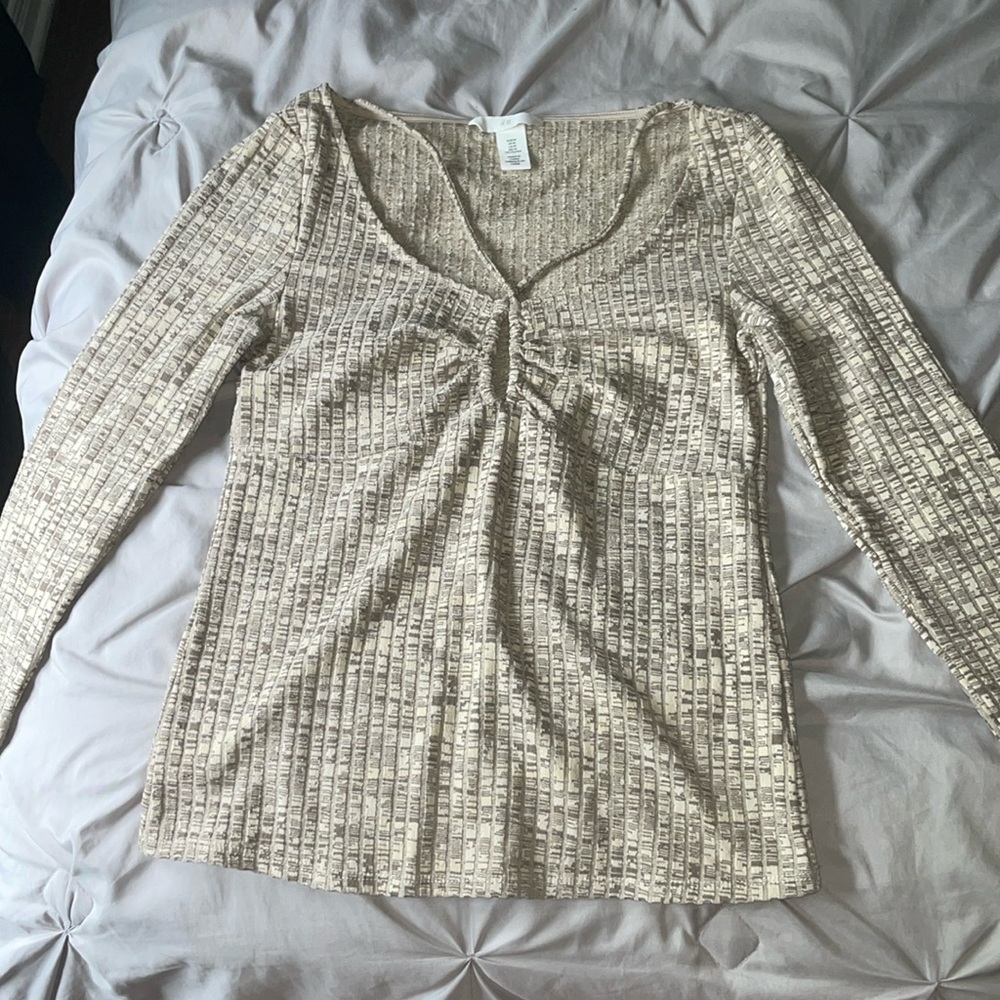 H&M - Low Cut, Long Sleeve Shirt